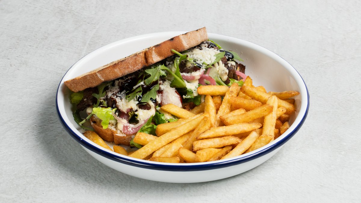 Biffsandwich – Surdeigsbrød , hvitløksolivenolje , salatblanding , ruccola...